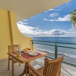 tranquil-beach-side-stayyour-seaside-escape.madeira-islandshotels.com/