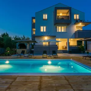 villa-petars-dream-3.hotelinzadar.com/